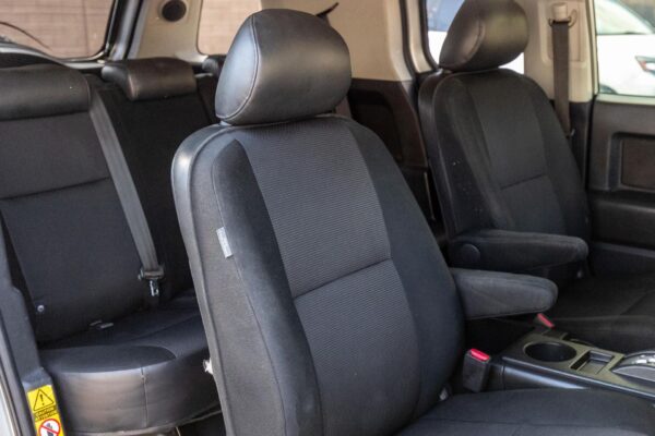 2007 Toyota FJ Cruiser - Image 10