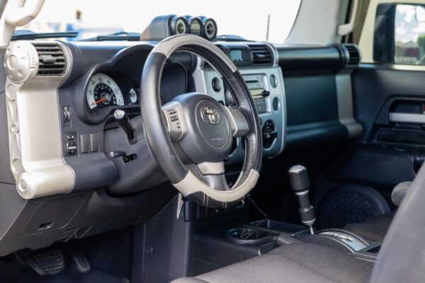 2007 Toyota FJ Cruiser - Image 9