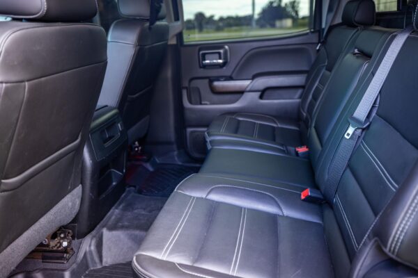 2019 GMC Sierra 3500HD Denali Crew Cab 4x4 - Image 16