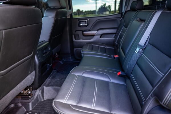 2019 GMC Sierra 3500HD Denali Crew Cab 4x4 - Image 11