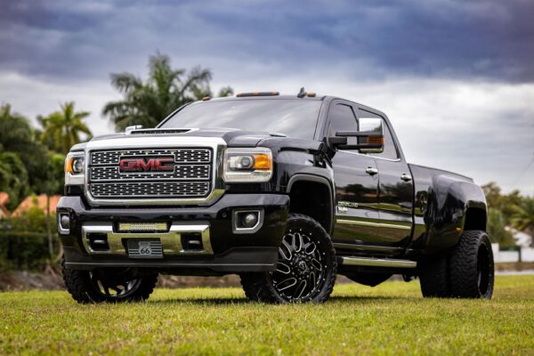 2019 GMC Sierra 3500HD Denali Crew Cab 4x4 - Image 7