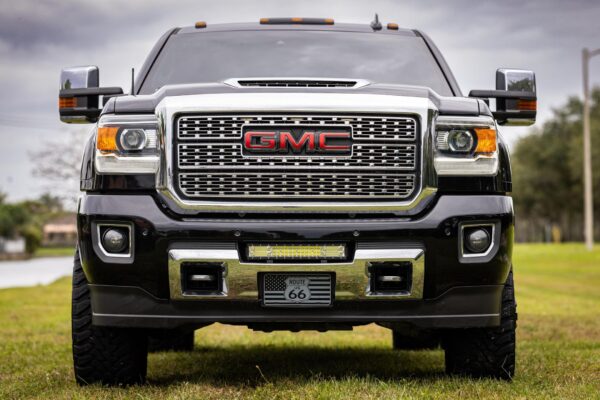 2019 GMC Sierra 3500HD Denali Crew Cab 4x4 - Image 2