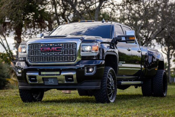 2019 GMC Sierra 3500HD Denali Crew Cab 4x4 - Image 6