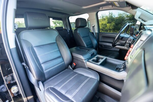 2019 GMC Sierra 3500HD Denali Crew Cab 4x4 - Image 10