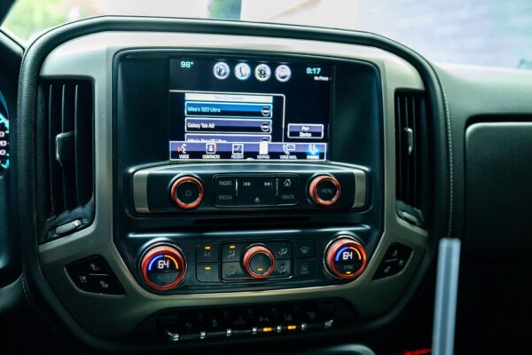 2019 GMC Sierra 3500HD Denali Crew Cab 4x4 - Image 19