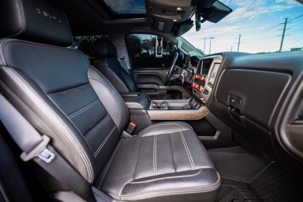 2019 GMC Sierra 3500HD Denali Crew Cab 4x4 - Image 14