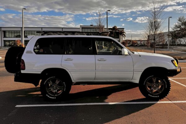 2004 Lexus LX 470 - Image 17
