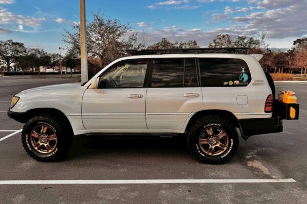 2004 Lexus LX 470 - Image 18