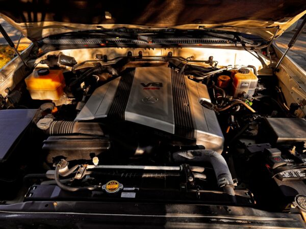 2004 Lexus LX 470 - Image 7