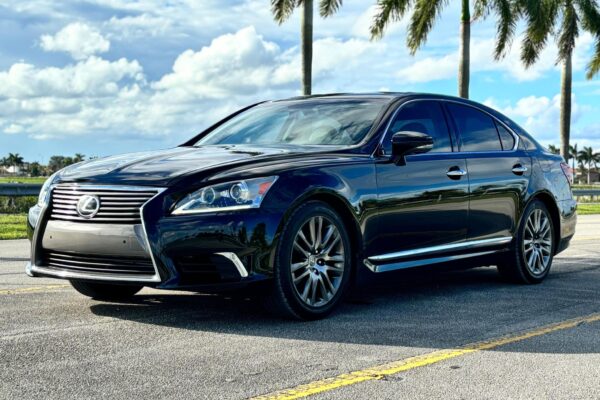 2017 Lexus LS 460 - Image 17
