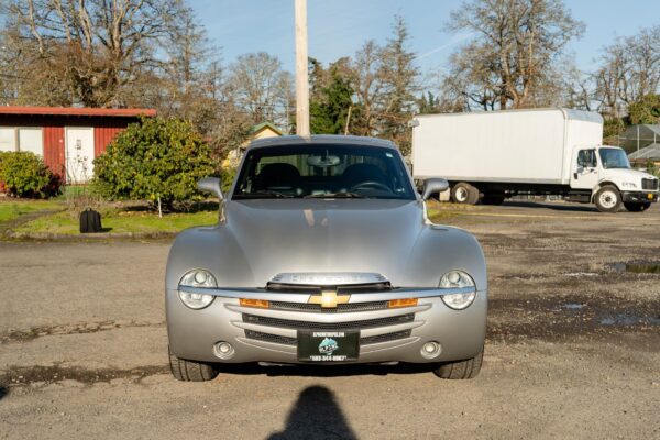 2004 Chevrolet SSR - Image 6