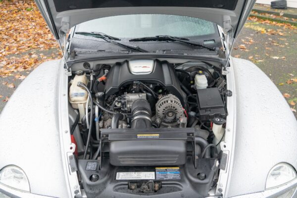 2004 Chevrolet SSR - Image 13