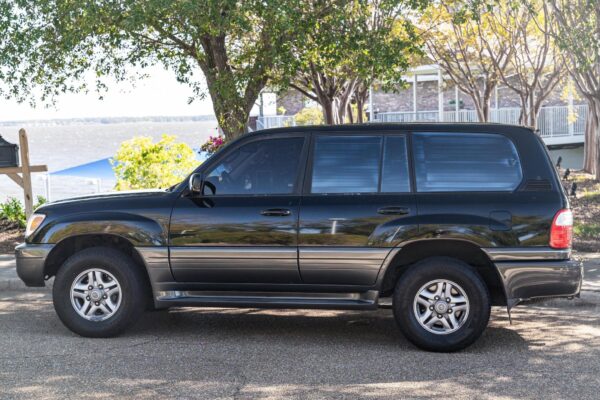 1998 Lexus LX 470 - Image 11