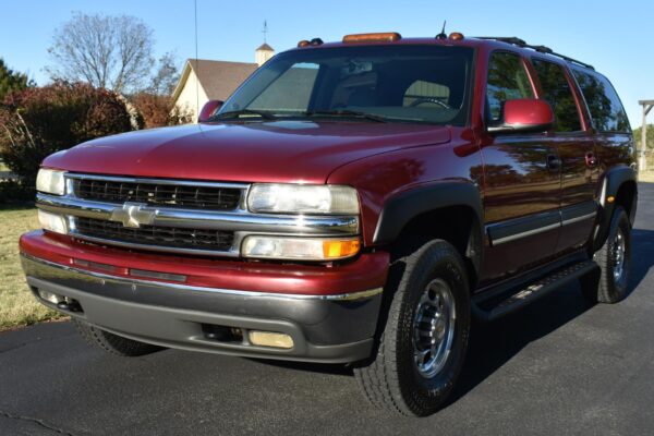 2004 Chevrolet Suburban 2500 LT 4x4 - Image 23