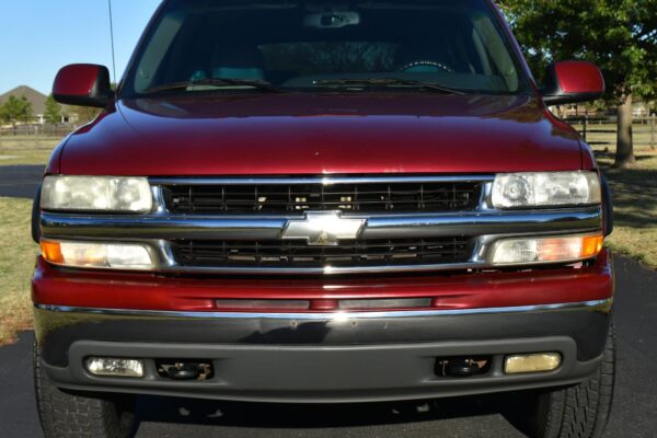 2004 Chevrolet Suburban 2500 LT 4x4 - Image 5