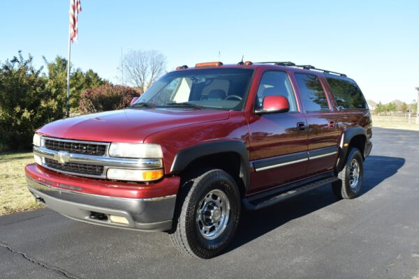 2004 Chevrolet Suburban 2500 LT 4x4 - Image 6