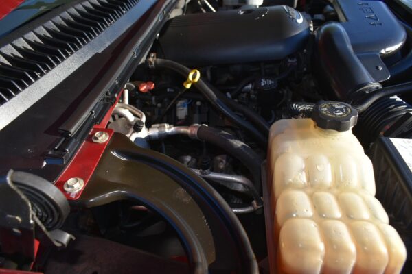 2004 Chevrolet Suburban 2500 LT 4x4 - Image 19