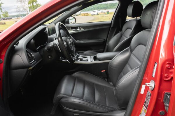 2018 Kia Stinger GT2 AWD - Image 13