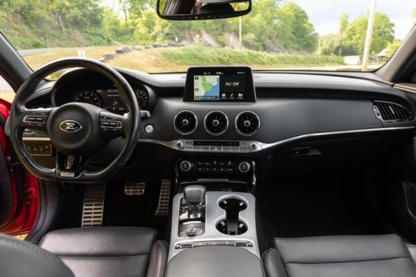 2018 Kia Stinger GT2 AWD - Image 12