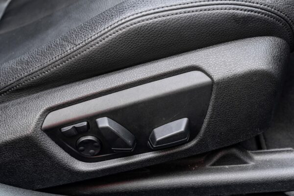 2015 BMW 328i xDrive Sports Wagon - Image 19
