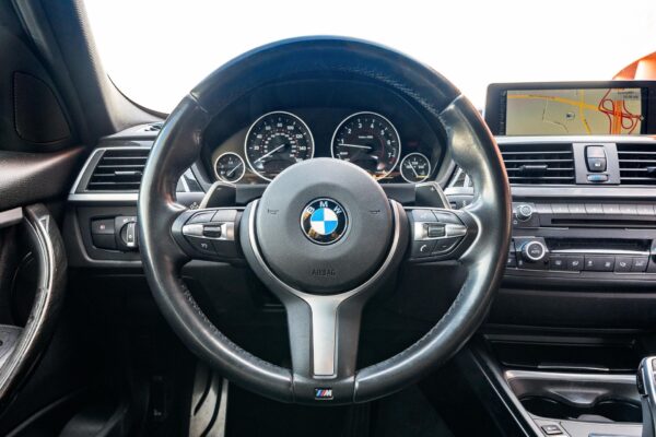 2015 BMW 328i xDrive Sports Wagon - Image 23