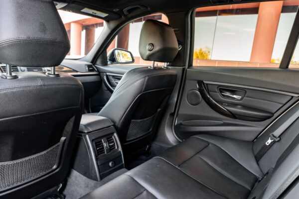 2015 BMW 328i xDrive Sports Wagon - Image 20