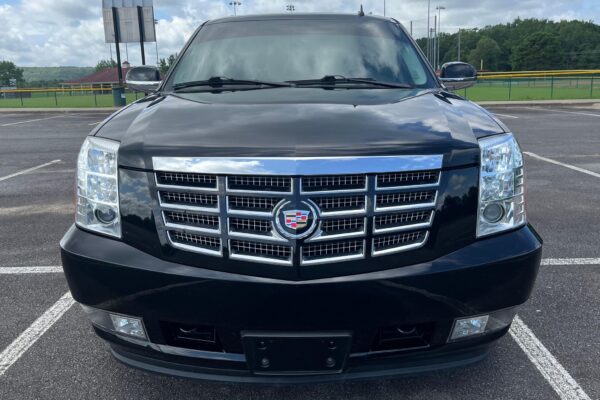 2010 Cadillac Escalade - Image 15