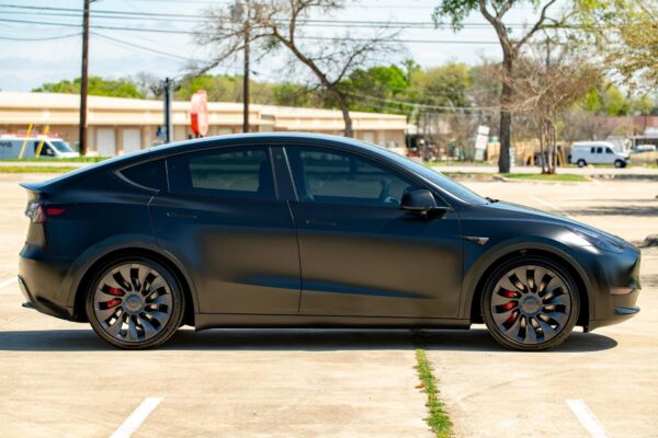 2023 Tesla Model Y Performance - Image 17