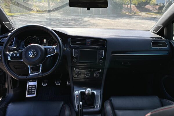 2016 Volkswagen GTI SE - Image 9