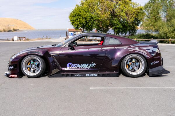2015 Nissan GT-R Premium - Image 3