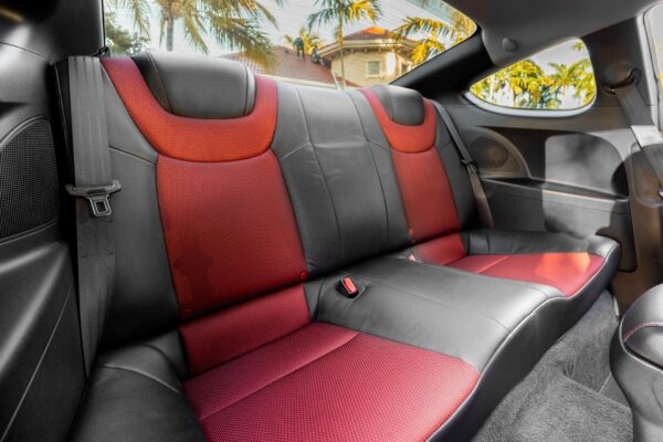 2012 Hyundai Genesis Coupe 3.8 R-Spec - Image 21