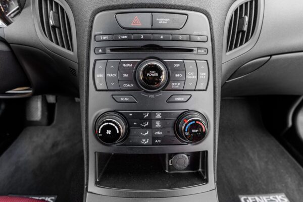 2012 Hyundai Genesis Coupe 3.8 R-Spec - Image 28