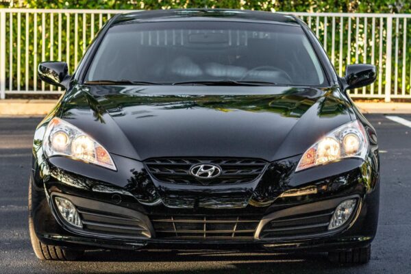 2012 Hyundai Genesis Coupe 3.8 R-Spec - Image 2