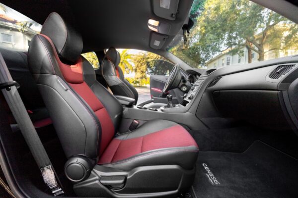 2012 Hyundai Genesis Coupe 3.8 R-Spec - Image 17