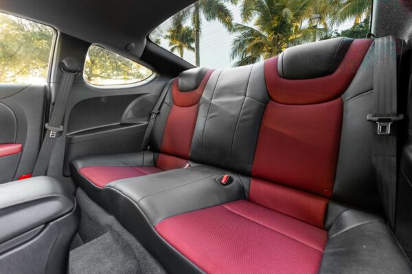 2012 Hyundai Genesis Coupe 3.8 R-Spec - Image 18