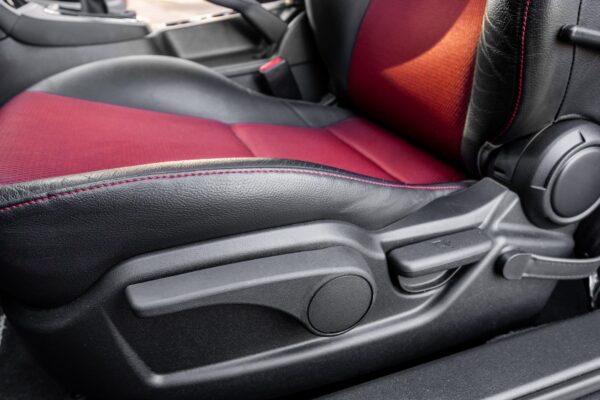 2012 Hyundai Genesis Coupe 3.8 R-Spec - Image 13