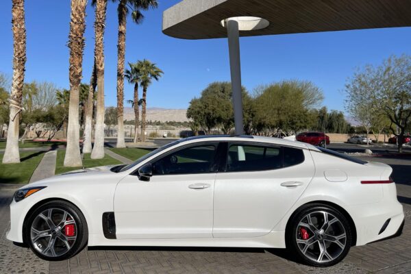 2019 Kia Stinger GT2 AWD - Image 3