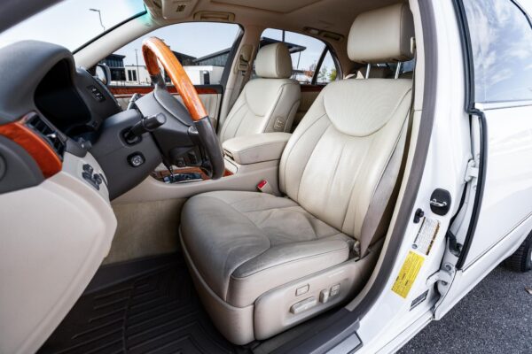 2005 Lexus LS 430 - Image 8