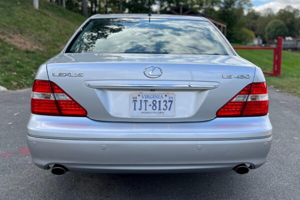 2005 Lexus LS 430 - Image 12