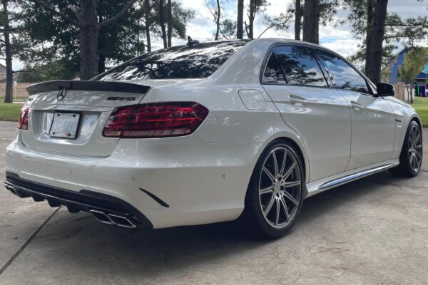 2014 Mercedes-Benz E63 AMG Sedan - Image 17
