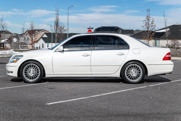 2005 Lexus LS 430 - Image 16