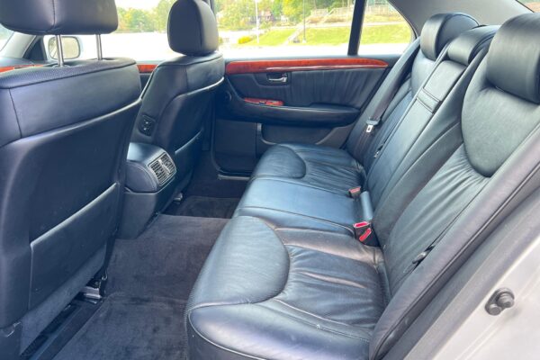 2005 Lexus LS 430 - Image 5