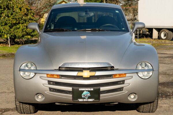 2004 Chevrolet SSR - Image 2