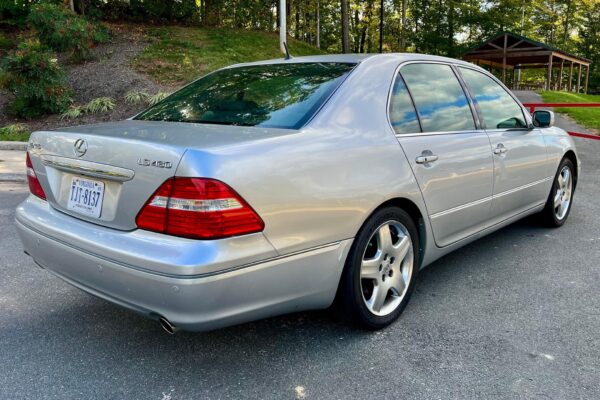 2005 Lexus LS 430 - Image 13