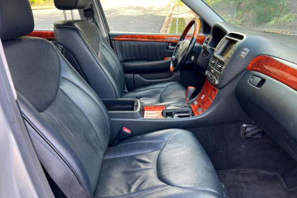 2005 Lexus LS 430 - Image 6