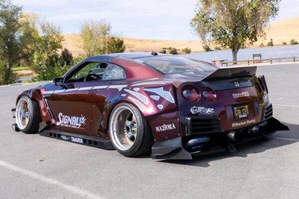 2015 Nissan GT-R Premium - Image 4