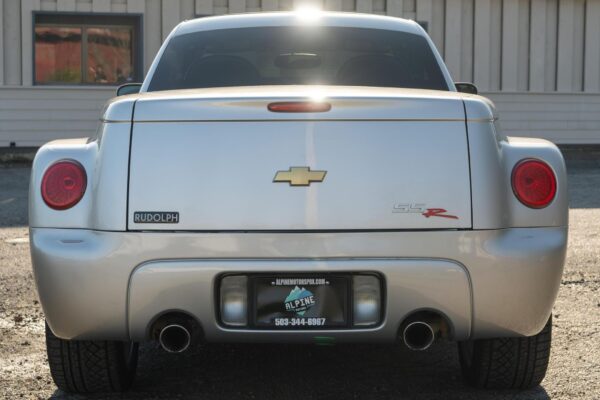 2004 Chevrolet SSR - Image 5