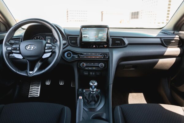 2020 Hyundai Veloster N - Image 11