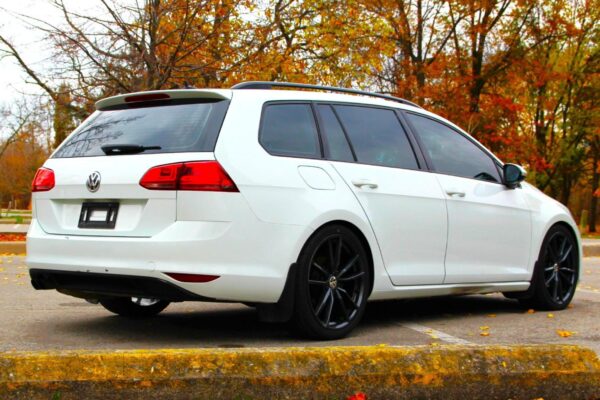2015 Volkswagen Golf SportWagen SE - Image 13