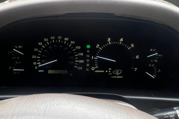 1998 Lexus LX 470 - Image 3